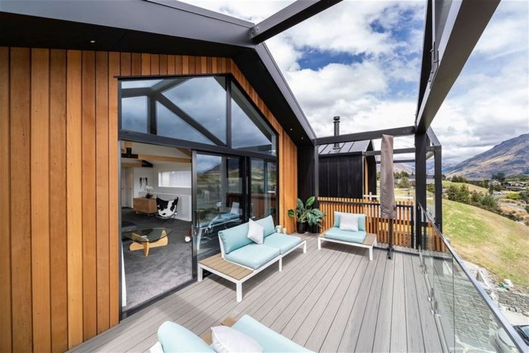 Photo of property in 7a Rannoch Drive, Jacks Point, Queenstown, 9371