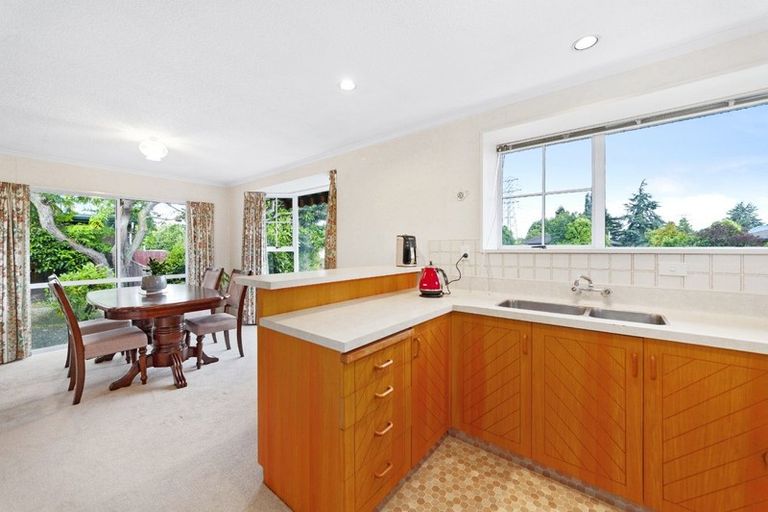 Photo of property in 5 Algie Place, Avonhead, Christchurch, 8042