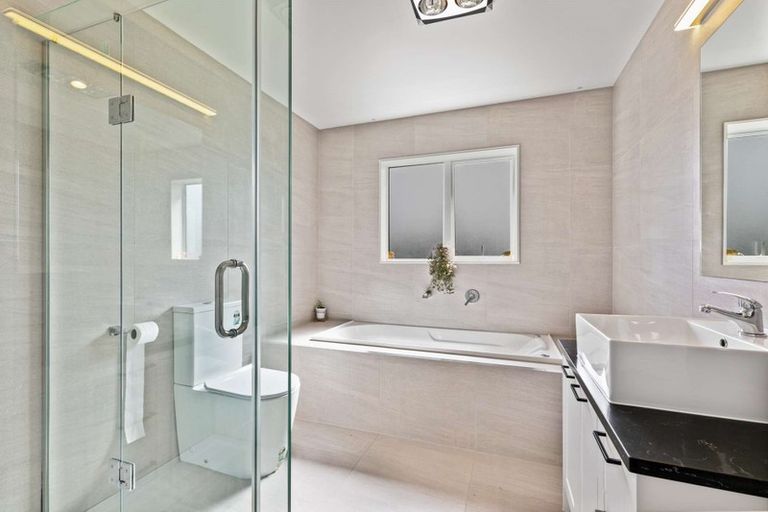 Photo of property in 3 Parkview Drive, Gulf Harbour, Whangaparaoa, 0930