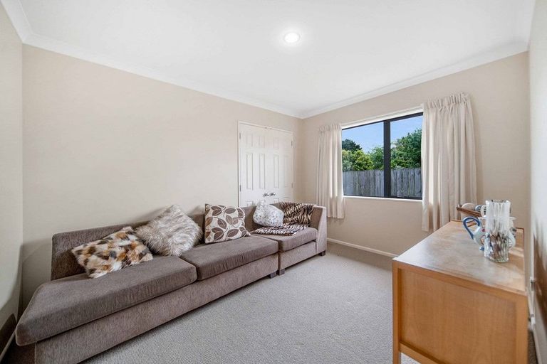 Photo of property in 21a Edmund Hillary Avenue, Papakura, 2110