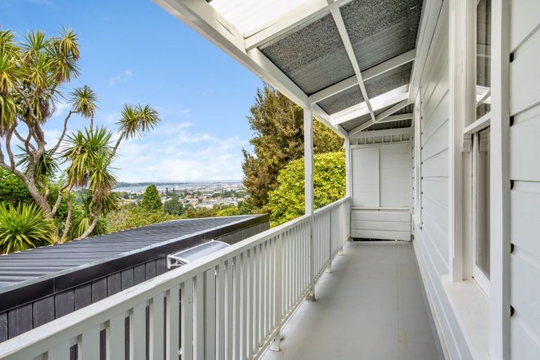 Photo of property in 100 Gladstone Road, Dalmore, Dunedin, 9010