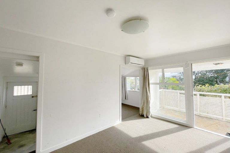 Photo of property in 24 Tiri Tiri Road, Birkdale, Auckland, 0626