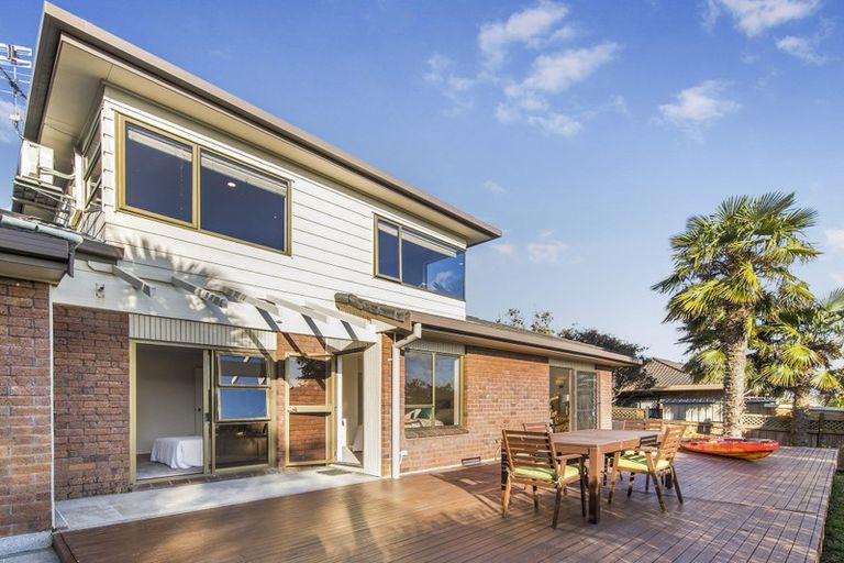 Photo of property in 13 Reynard Terrace, Conifer Grove, Takanini, 2112