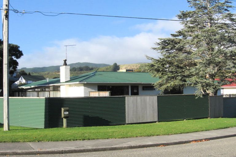 Photo of property in 6 Hillcrest Road, Raumati South, Paraparaumu, 5032