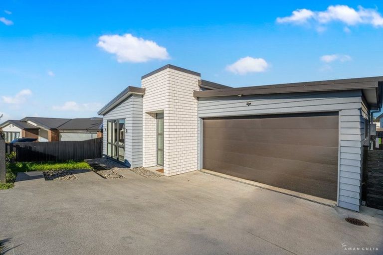 Photo of property in 12a Crows Road, Swanson, Auckland, 0614