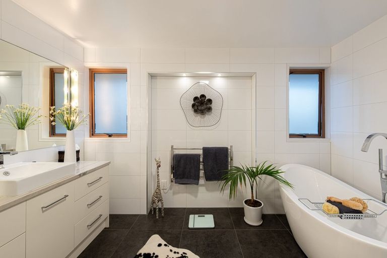 Photo of property in 4/6b The Promenade, Takapuna, Auckland, 0622