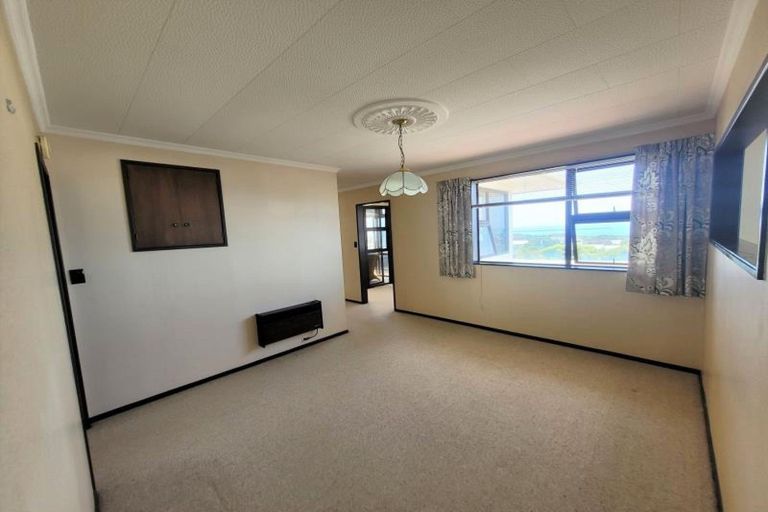 Photo of property in 10b South Road, Moturoa, New Plymouth, 4310