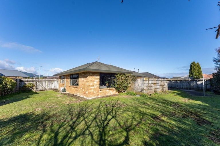 Photo of property in 33 Consort Close, Paraparaumu Beach, Paraparaumu, 5032