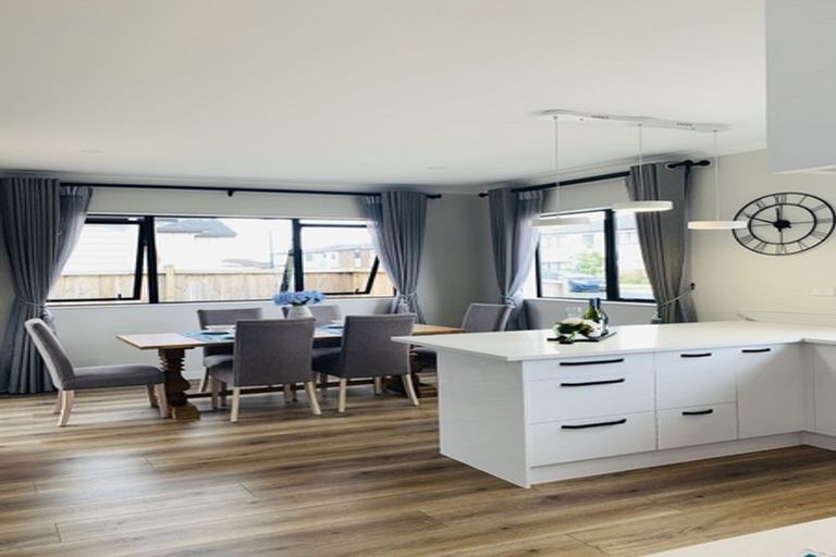 Photo of property in 2 Lavey Road, Flat Bush, Auckland, 2019