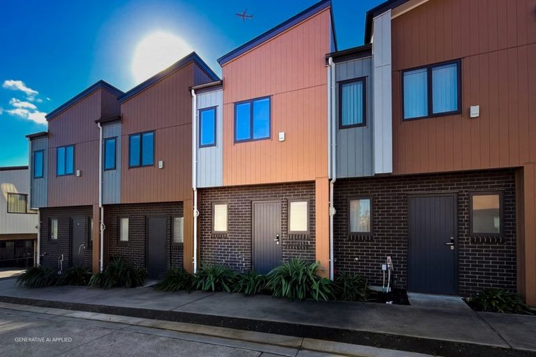 Photo of property in 16 Papatahi Lane, Flat Bush, Auckland, 2019