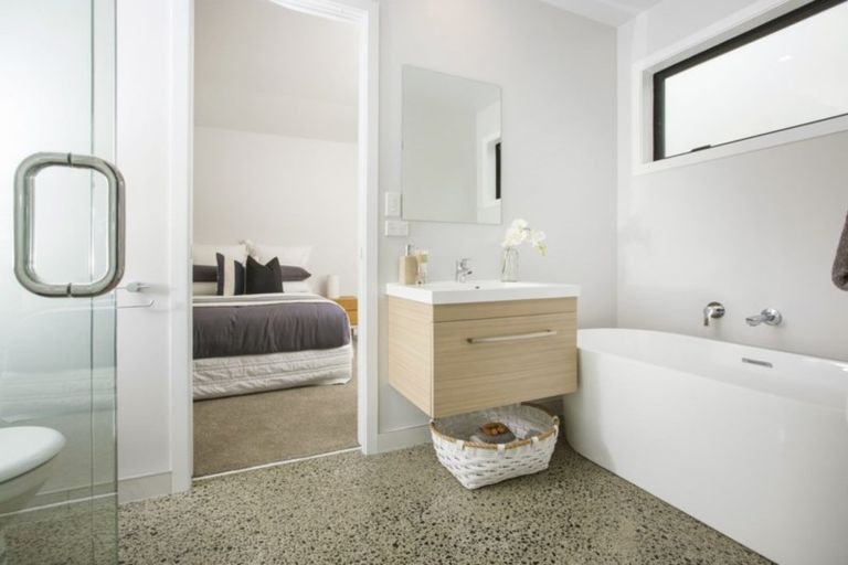 Photo of property in 18 Laly Haddon Place, Matakana, 0985