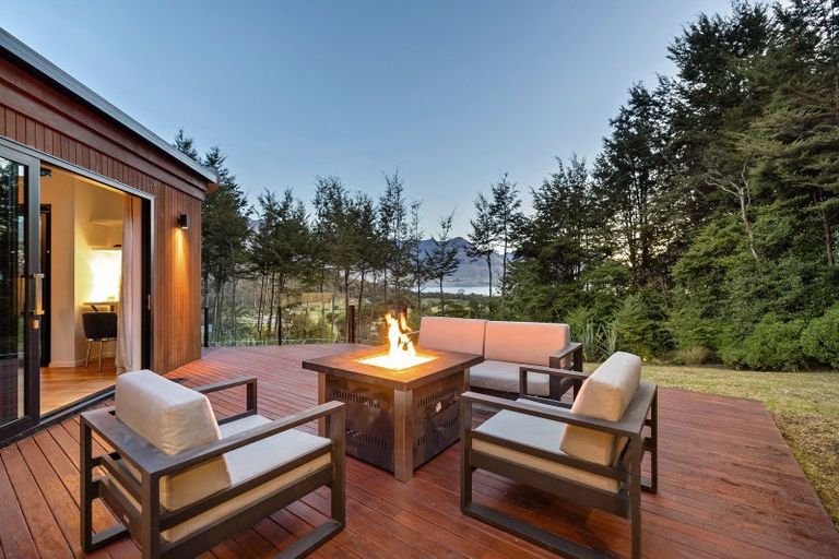 Photo of property in 18 Falcon Heights, Mount Creighton, Queenstown, 9371