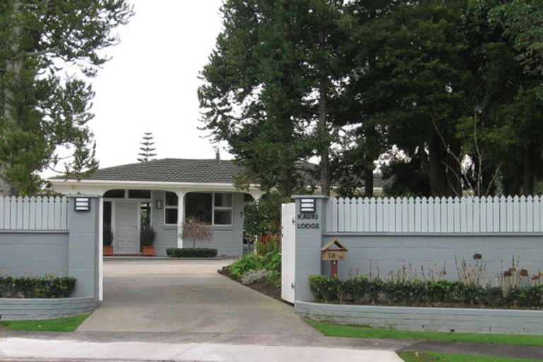 Photo of property in 14 Grassy Downs Place, St Andrews, Hamilton, 3200