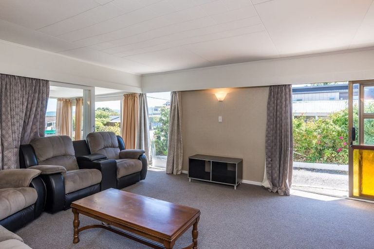 Photo of property in 16 Wharemauku Road, Raumati Beach, Paraparaumu, 5032
