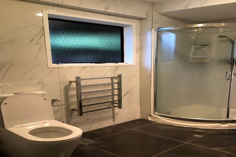 Photo of property in 5 Melia Grove, Goodwood Heights, Auckland, 2105