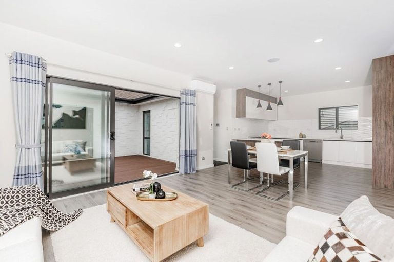 Photo of property in 6 Grenache Way, Kumeu, 0810