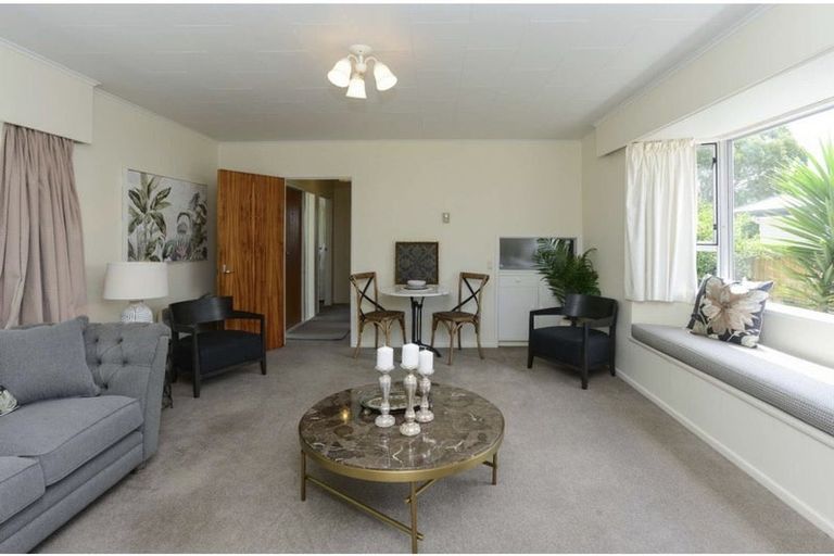 Photo of property in 16 Selwyn Road, Havelock North, 4130