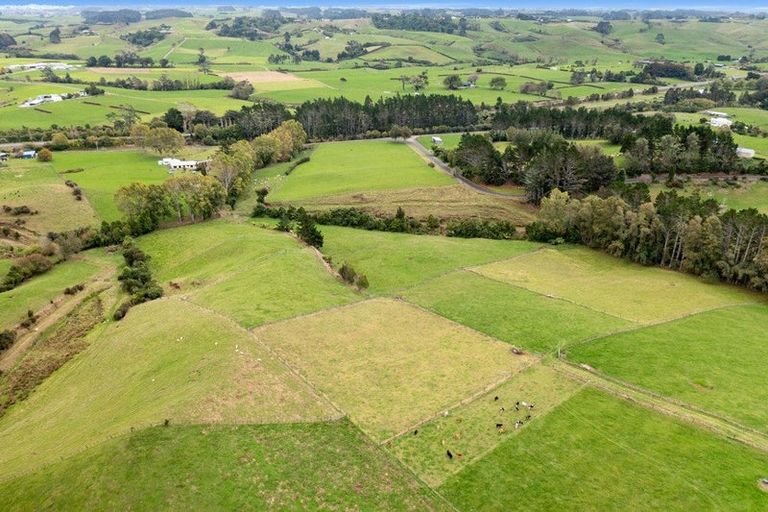 Photo of property in 32 Davis Road, Waiongana, Inglewood, 4389