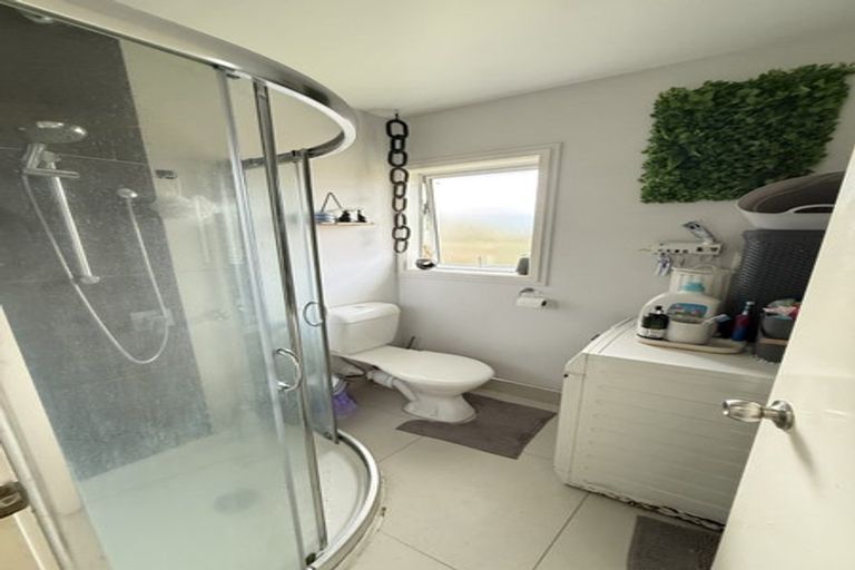 Photo of property in 20 Alma Street, Te Atatu South, Auckland, 0610
