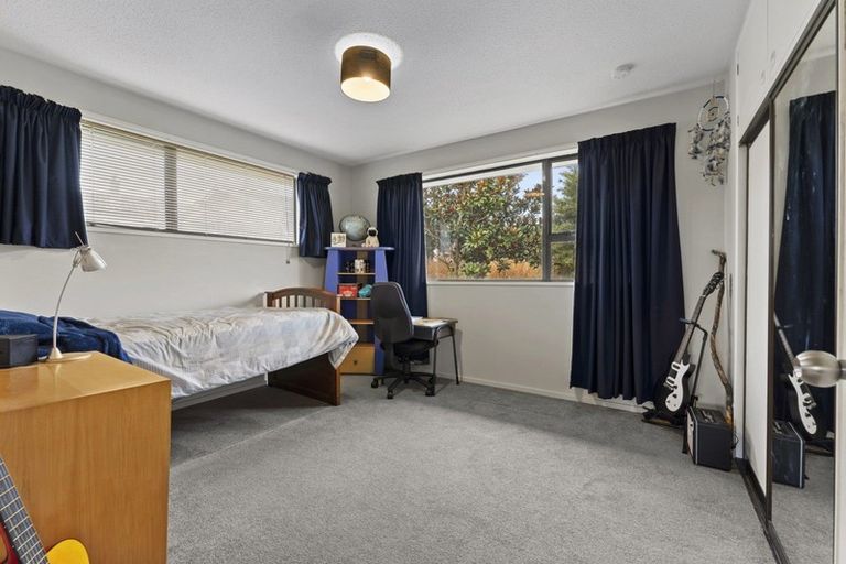 Photo of property in 23 Freebairn Street, Redwood, Christchurch, 8051