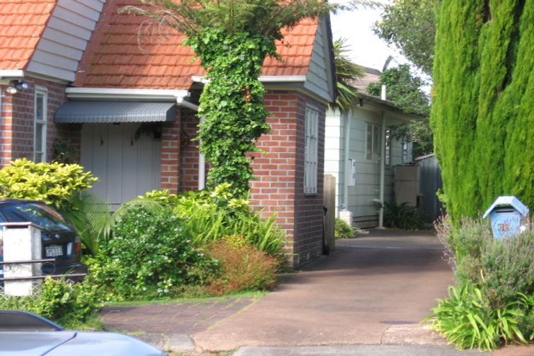 Photo of property in 65 Moa Road, Point Chevalier, Auckland, 1022