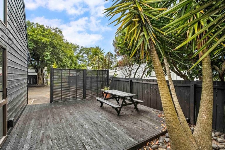 Photo of property in 37 Collins Road, Melville, Hamilton, 3206