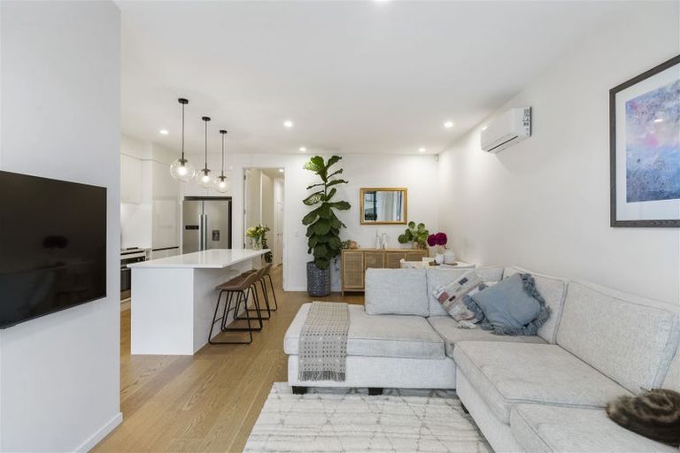 Photo of property in 10 Sioux Road, Hobsonville, Auckland, 0616