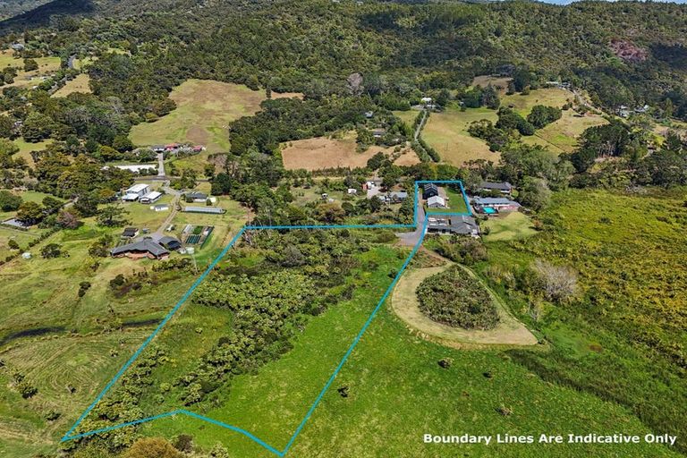 Photo of property in 127 Bethells Road, Waitakere, 0781