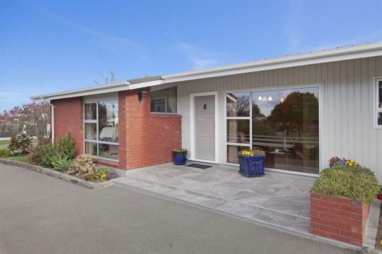 Photo of property in 60 Toorak Avenue, Avonhead, Christchurch, 8042