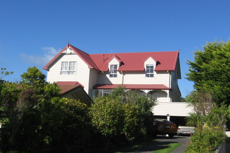 Photo of property in 5 Duggan Place, Johnsonville, Wellington, 6037