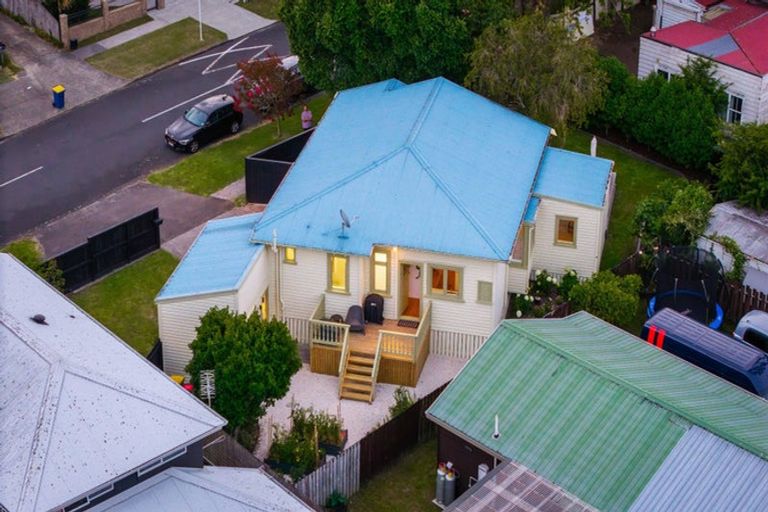 Photo of property in 2a Gardner Avenue, New Lynn, Auckland, 0600