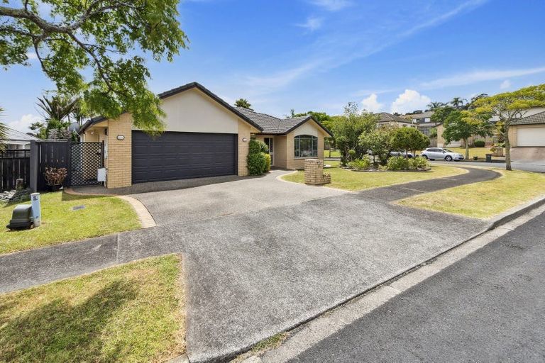 Photo of property in 23 Delmont Close, East Tamaki Heights, Auckland, 2016