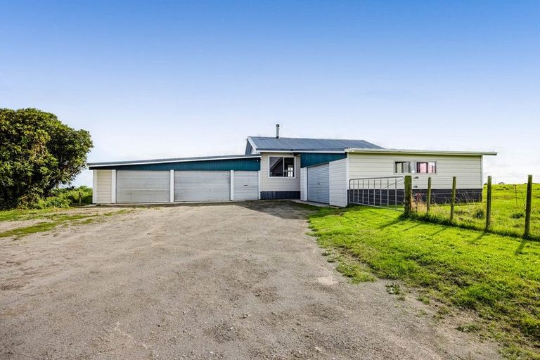 Photo of property in 2288 Eltham Road, Awatuna, Hawera, 4679