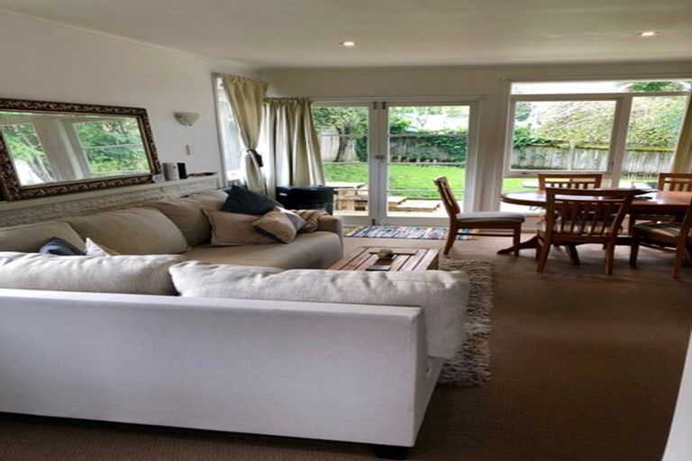 Photo of property in 2/41 Selwyn Crescent, Forrest Hill, Auckland, 0620