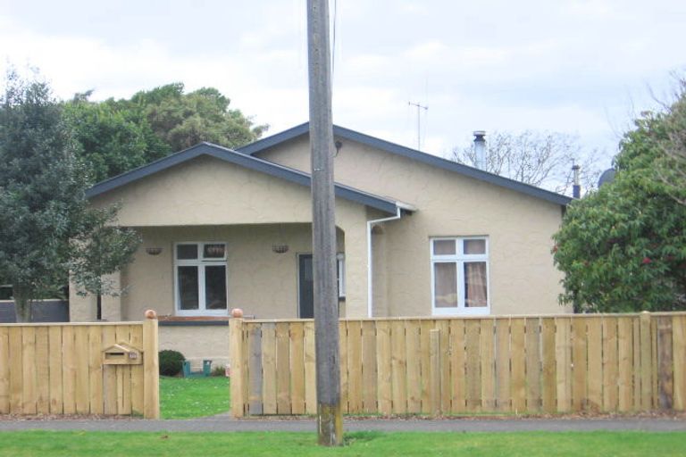 Photo of property in 14 Saxton Street, Levin, 5510