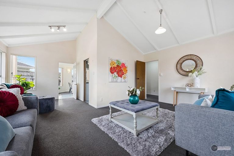 Photo of property in 15a Naenae Road, Naenae, Lower Hutt, 5011