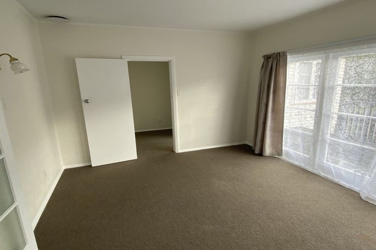 Photo of property in 1/158 Newlands Road, Newlands, Wellington, 6037
