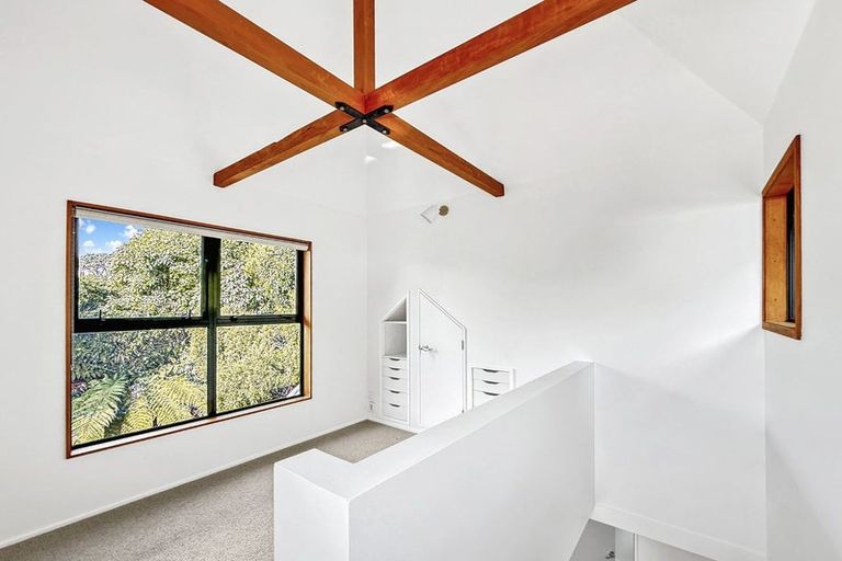 Photo of property in 31c Patanga Crescent, Thorndon, Wellington, 6011