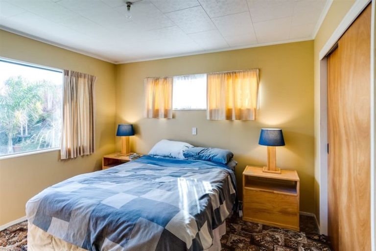 Photo of property in 2 Lannie Place, Greenmeadows, Napier, 4112