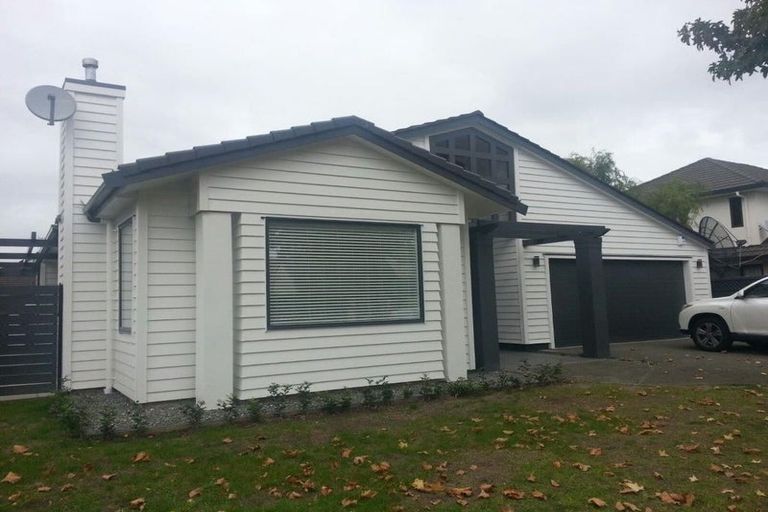 Photo of property in 42 Tarnica Road, Northpark, Auckland, 2013