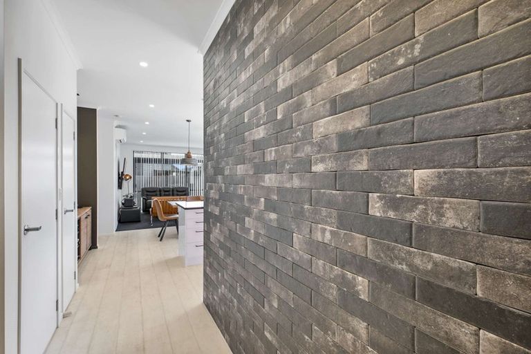 Photo of property in 1 Fermi Lane, Papakura, 2110