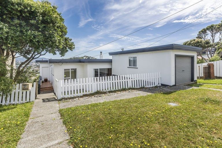 Photo of property in 61 Tannadyce Street, Strathmore Park, Wellington, 6022