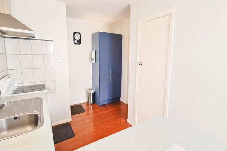 Photo of property in 50 Batchelor Street, Newlands, Wellington, 6037