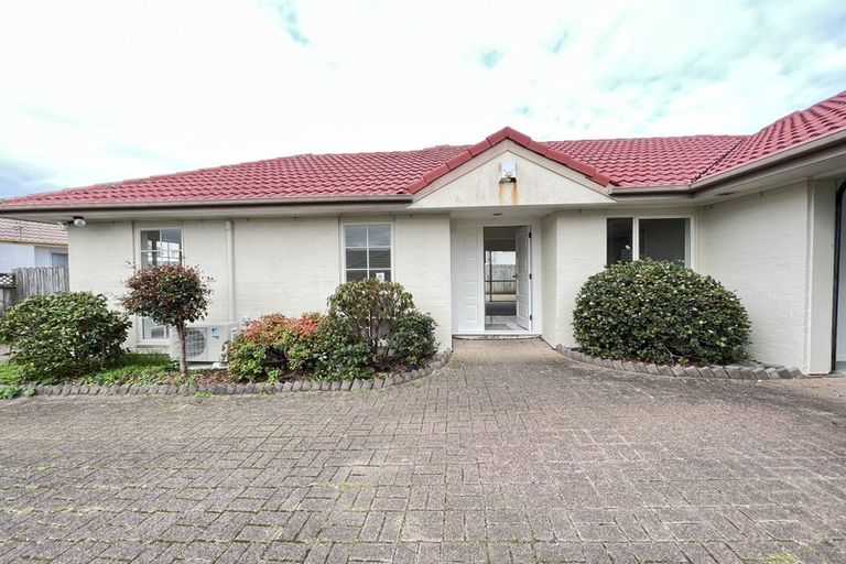 Photo of property in 55 Palmcrest Grove, Highland Park, Auckland, 2010