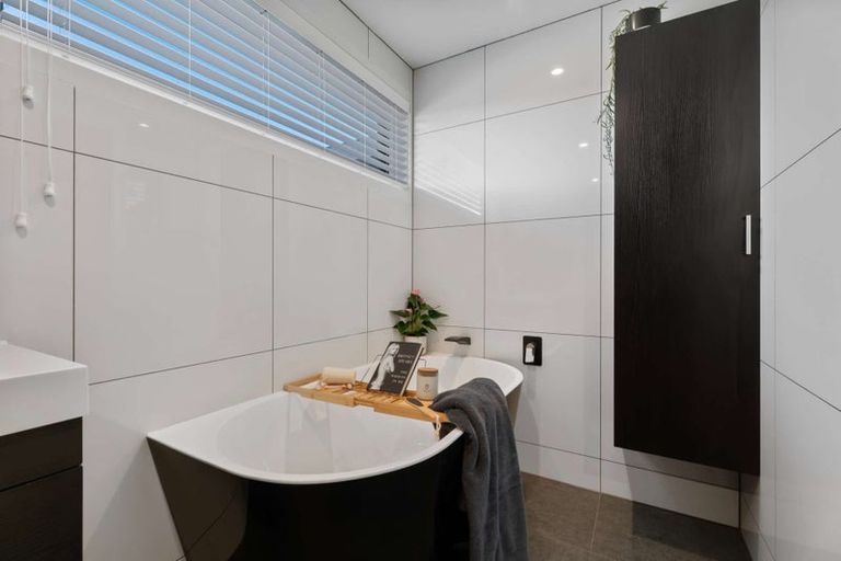 Photo of property in 52 Stratford Drive, Mount Pisa, Cromwell, 9383