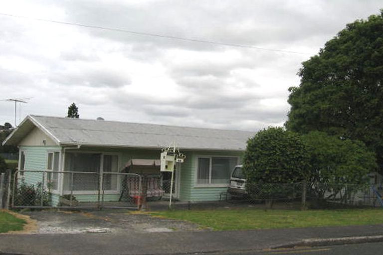 Photo of property in 18 Saffron Street, Birkdale, Auckland, 0626