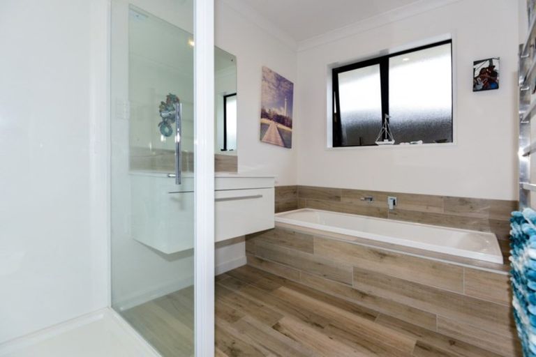 Photo of property in 2 William Hyde Place, Darfield, 7510