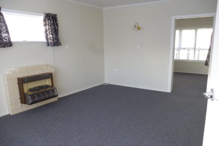 Photo of property in 1/33 Queen Street, Upper Hutt Central, Upper Hutt, 5018