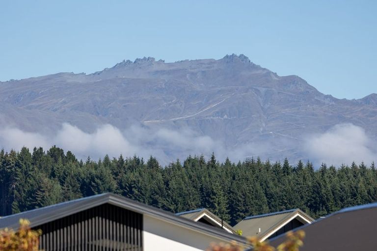 Photo of property in 6 Rua Street, Albert Town, Wanaka, 9305