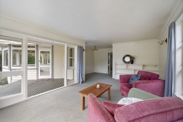 Photo of property in 393 Aokautere Drive, Aokautere, Palmerston North, 4471